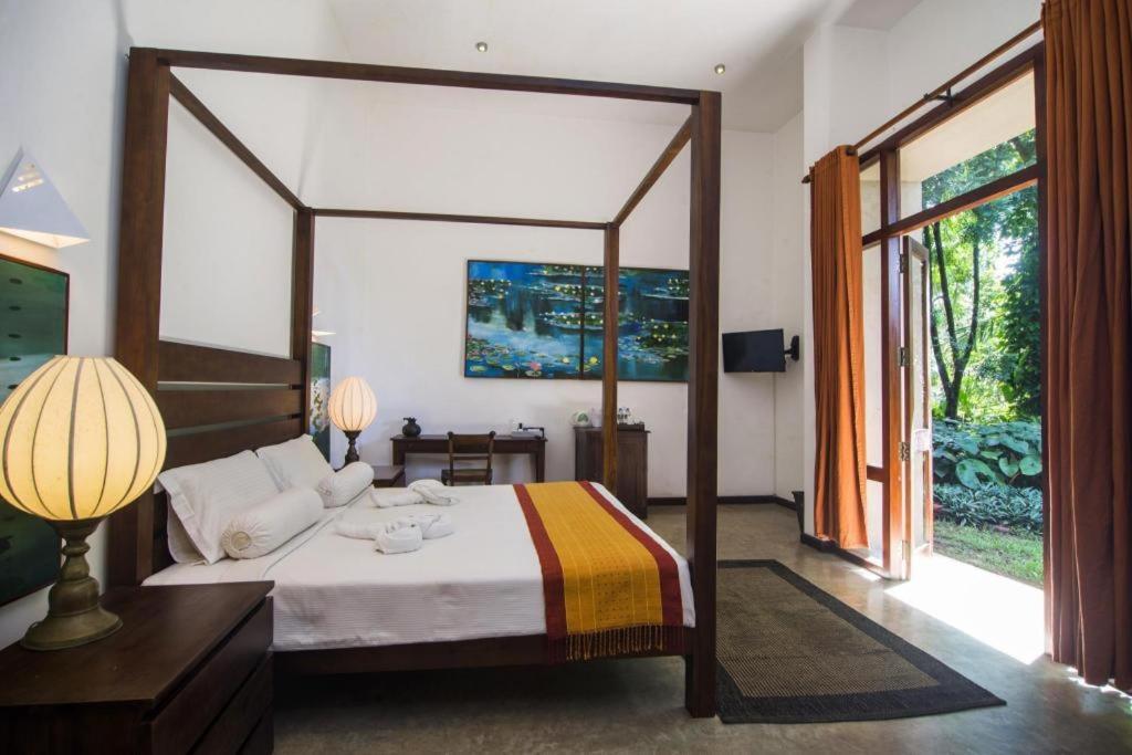 Roman Lake Ayurveda Boutique Resort Ахунгалла Экстерьер фото