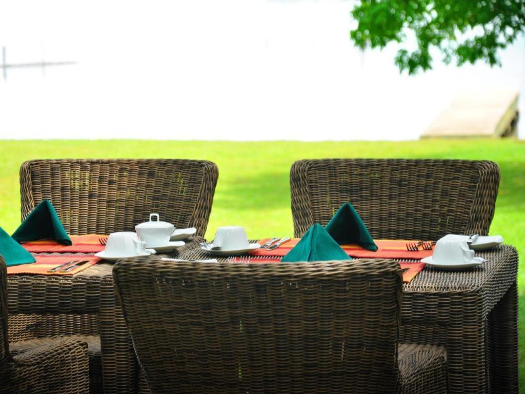 Roman Lake Ayurveda Boutique Resort Ахунгалла Экстерьер фото